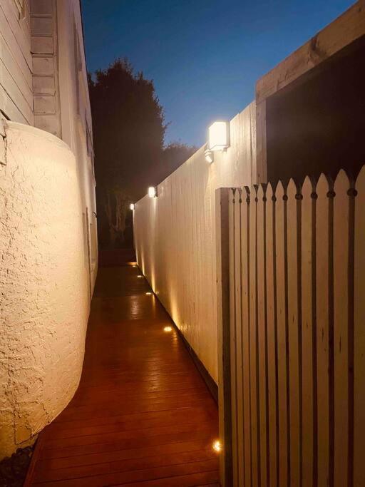 Delightful Little House & Chateau Charme Suite Auckland Exterior foto